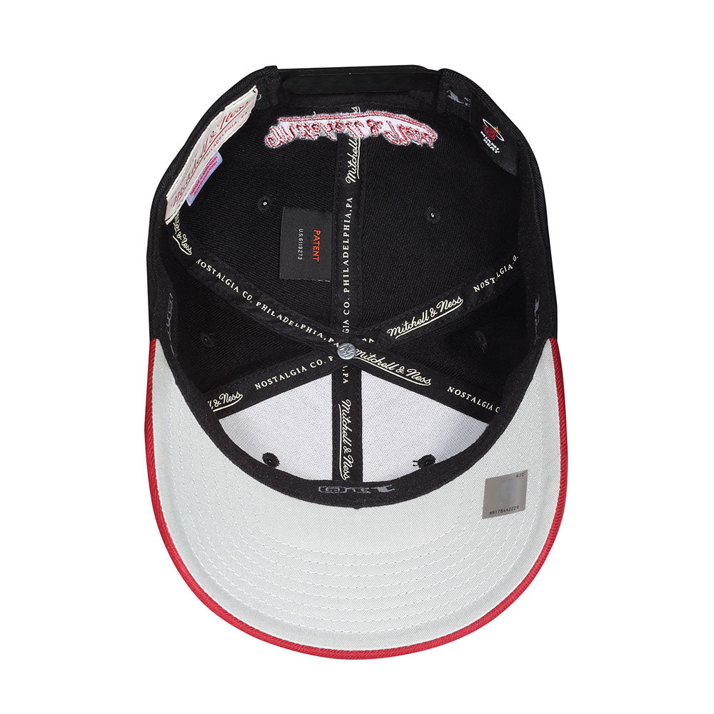 Mitchell & Ness - Miami Heat Baseball Cap - Black/Bordeaux - capstore.dk